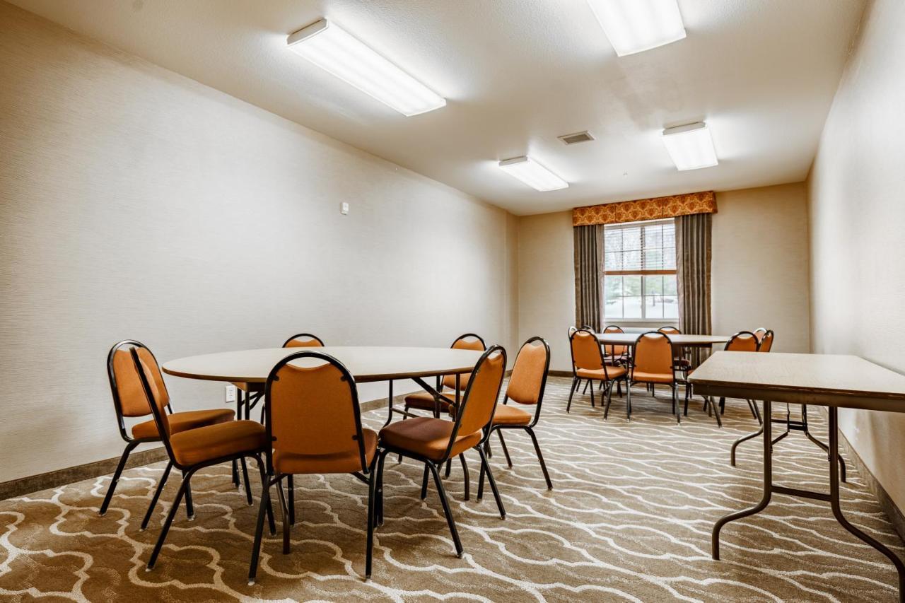 Cobblestone Suites - Ripon Экстерьер фото